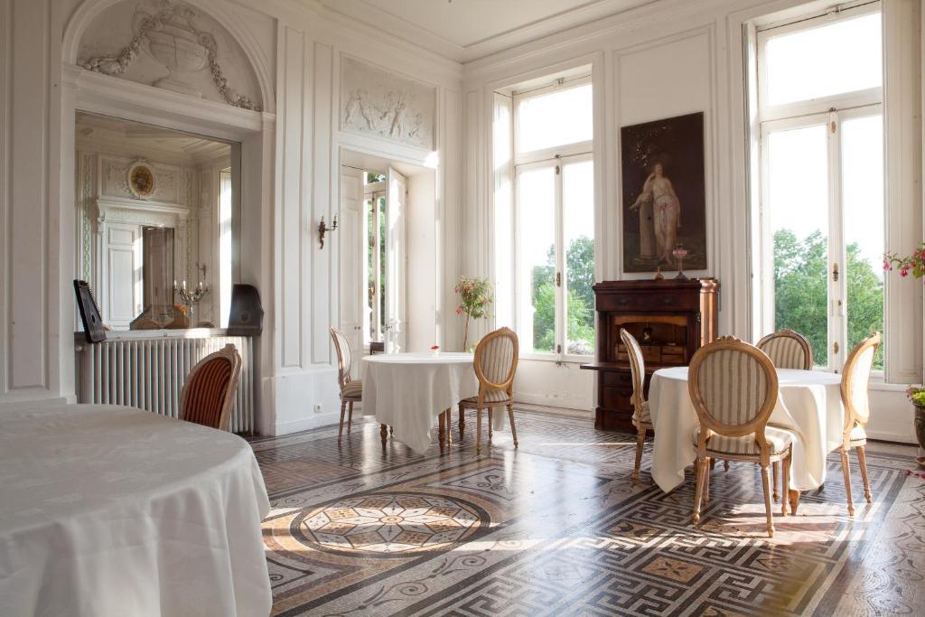 Chateau De La Madeleine Acomodação com café da manhã Pressagny-lʼOrgeuilleux Exterior foto